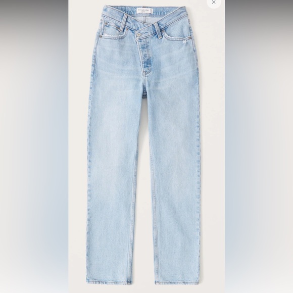 Abercrombie & Fitch High Rise Cross-Front Dad Jean - Picture 2 of 9